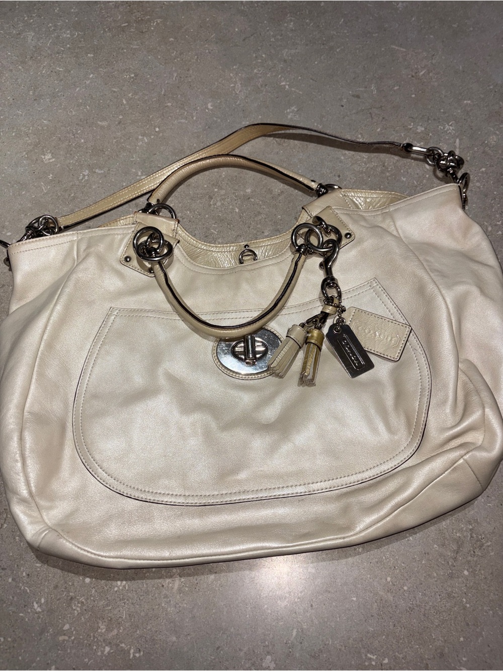 Y2K Coach Cream Leather Shoulder Bag with Turn-Lock and Charm